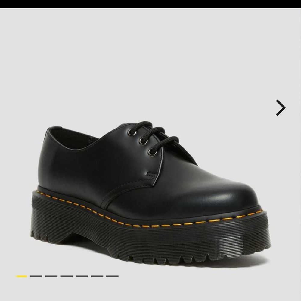 NIB DR MARTEN 1461 SMOOTH LEATHER PLATFORM SHOES